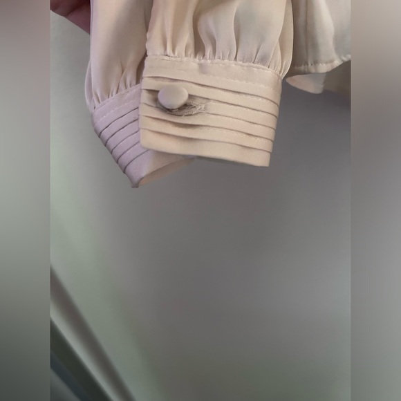 Banana Republic Soft Satin V Neck Blouse S Petite - Picture 5 of 8